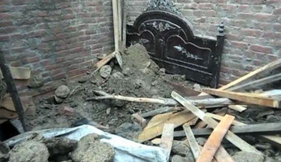 چارسدہ: بوسیدہ مکان کی چھت گر گئی، 3 بچے جاں بحق