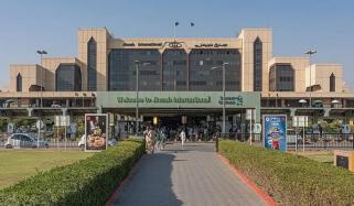 غیراخلاقی مواد برآمد ہونے پر سری لنکا جانے والا مسافر کراچی ایئر پورٹ سے آف لوڈ