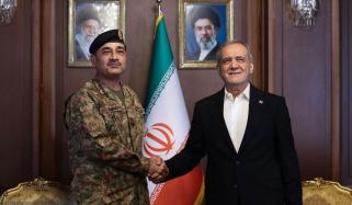 پاکستان کی امریکا ایران ثالثی کوششیں، تہران میں فیلڈ مارشل سید عاصم منیر کی ایرانی صدر مسعود پزشکیان سے ملاقات