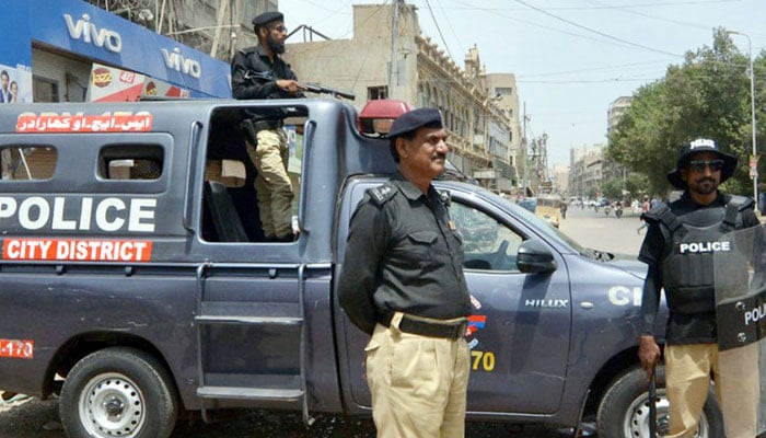 کراچی کے شہریوں کی حفاظت کیلئے کتنے پولیس اہلکار ہیں؟