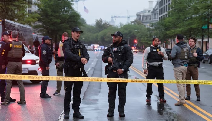 Nasire Best: Suspect killed in gunfire exchange outside White House