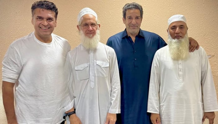 سعید انور، وسیم اکرم اور فخرِ عالم کی حج کے موقع پر لی گئی تصاویر وائرل