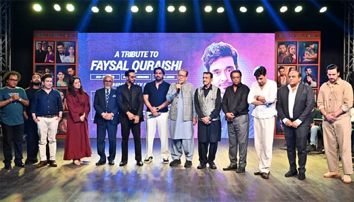 اداکار فیصل قریشی کے اعزاز میں شاندار ٹریبویٹ، لائف ٹائم اچیومنٹس ایوارڈ سے نوزا گیا