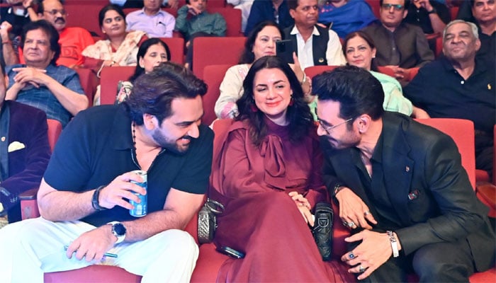 اداکار فیصل قریشی کے اعزاز میں شاندار ٹریبویٹ، لائف ٹائم اچیومنٹس ایوارڈ سے نوزا گیا
