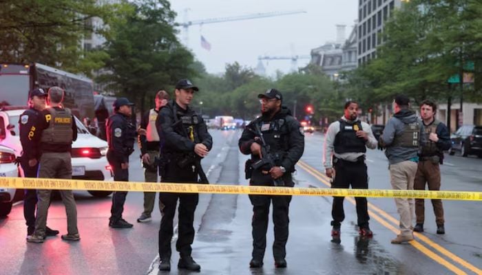 Secret Service shoots, kills gunman at White House checkpoint