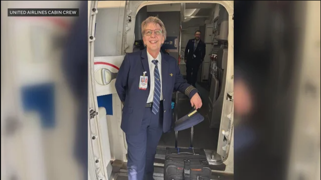 United Airlines pilot honored with water cannon salute at O’Hare on retirement