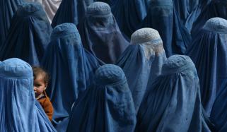 طالبان رجیم میں افغان خواتین کے بنیادی حقوق پر قدغنیں، برطانوی میڈیا کی رپورٹ