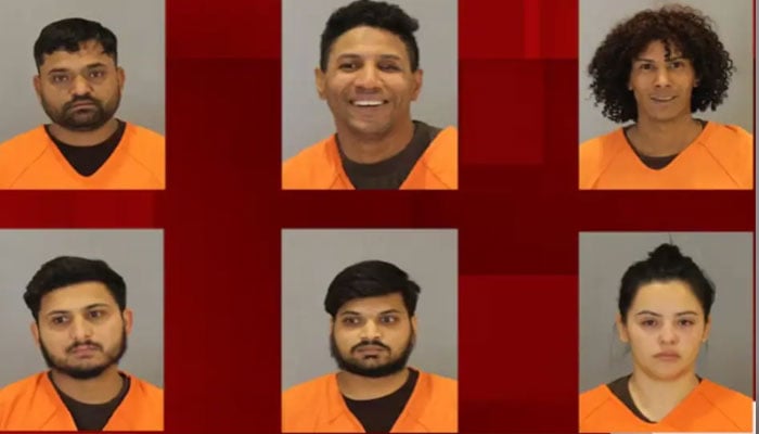 اوپر والی قطار (بائیں سے دائیں): وشالگیر گوسوامی، ایڈوارڈو پرڈومو، الفریڈو زامبرانو ہورٹاڈو۔ نیچے والی قطار (بائیں سے دائیں): سمیت چوہدری، کون کمار پٹیل، مائیکل مارٹینیز-گونزالیز---فوٹوز بشکریہ بین الاقوامی میڈیا