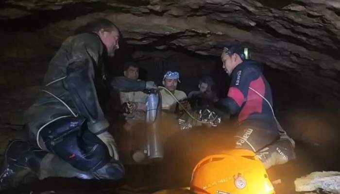 Laos cave mission: Emotional scenes after four men rescued safely