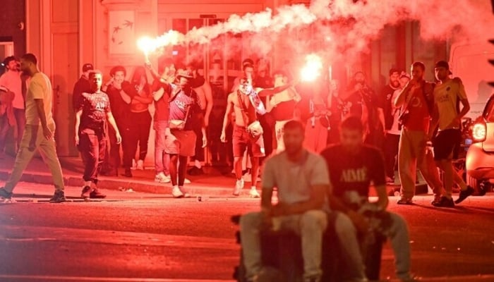 France: 400 fans arrested nationwide after PSGs Champions League win against Arsenal