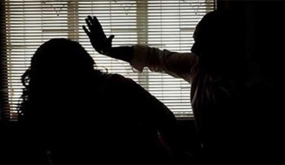پسند کی شادی کرنے والی خاتون پر گھر والوں کا تشدد، مقدمہ درج