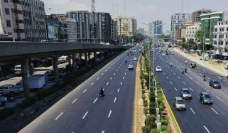 کراچی: یکم جون سے شارع فیصل پر لین کی خلاف ورزی پر ای چالان ہوگا، ترجمان ٹریفک پولیس