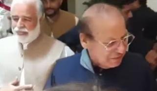نواز شریف بذریعہ طیارہ گلگت پہنچ گئے