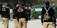 مردان: 3 افراد کے مبینہ قاتل مقتولین کے 2 بچے روڈ پر چھوڑ کر فرار