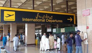 کراچی: پاسپورٹس پر جعلی مہریں، ازبکستان جانیوالے 2 مسافر آف لوڈ