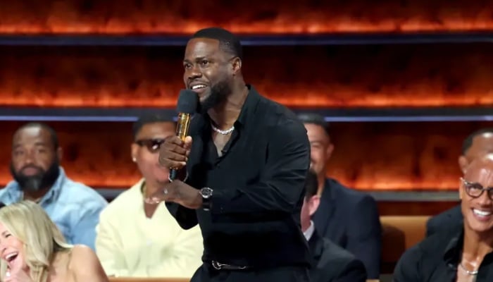 Kevin Hart names celebrity he thinks is beyond roasting