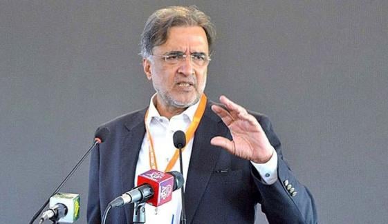 گلگت: الیکشن عملہ فارم 45 نہیں دے رہا، قمر زمان کائرہ