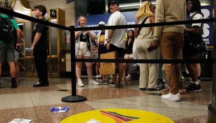 6 injured in stabbing attack at NYC’s Penn Station; suspect in custody