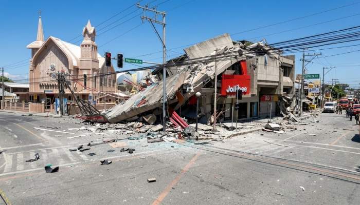 Philippines earthquake death toll hits 32, tsunami warning issued