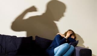 انگلینڈ میں کرائم اسٹاپرز کا ورلڈ کپ فٹبال پر انسداد گھریلو تشدد مہم کا آغاز