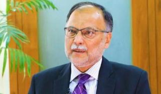 صوبائی حکومتیں رضاکارانہ طور پر وفاق کی مدد کریں گی، احسن اقبال