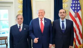 امریکی صحافی کا وزیراعظم اور فیلڈ مارشل کو زبردست خراج تحسین