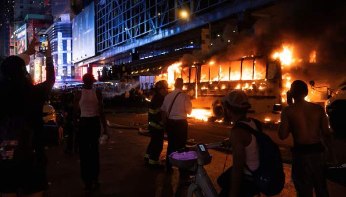 Knicks fans’ celebrations erupt into chaos in Manhattan: Teen shot, buses burned