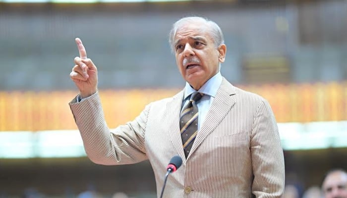 وزیرِ اعظم شہباز شریف—فائل فوٹو