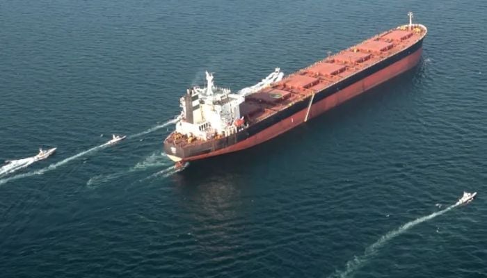 Oil prices tumble as US-Iran pact targets Strait of Hormuz