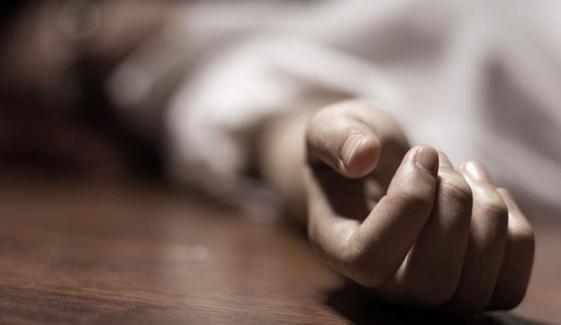زیادتی کے بعد بیٹی کو گاڑی تلے روند کر قتل کیا گیا: والدہ کا الزام