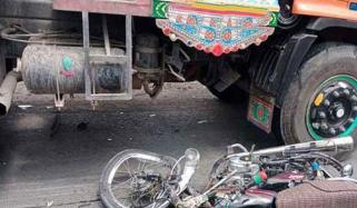 کراچی: 2 منٹ چورنگی کے قریب ٹریکٹر کی ٹکر سے موٹر سائیکل سوار جاں بحق