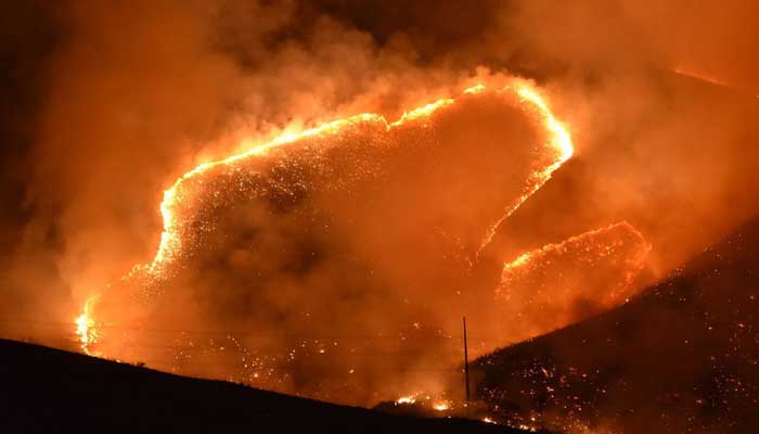 Human-caused Iron fire explodes past 1,000 acres near Eureka