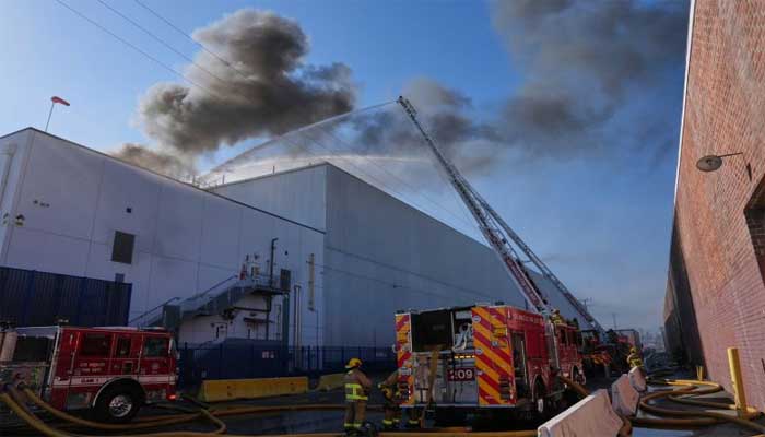 Los Angeles declares state of emergency as warehouse fire spews smoke