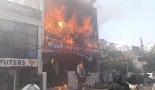 بھارت: لکھنؤ کے کوچنگ سینٹر میں آتشزدگی سے 14طلبہ ہلاک، متعدد زخمی