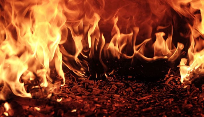 اسلام آباد: ایچ نائن اتوار بازار میں آگ، 80 سے زائد اسٹالز جل گئے