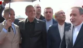 ایرانی صدر مسعود پزشکیان پاکستان پہنچ گئے