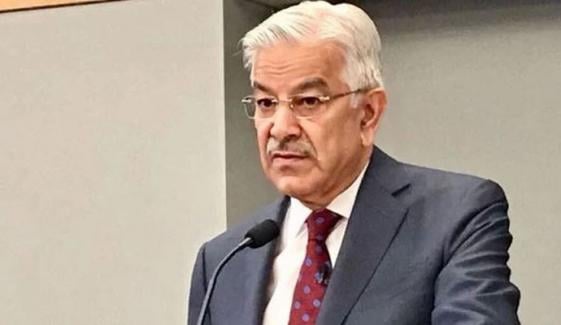 مہاجرین کی نشستوں پر سیاست ہو رہی ہے، خواجہ آصف