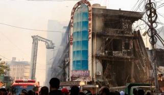سانحۂ گل پلازا: تحقیقاتی رپورٹ میں آگ حادثاتی قرار، 11 سالہ بچے سمیت متعدد افراد نامزد، 72 ہلاکتوں کی تصدیق