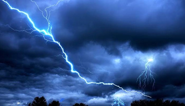 اپر دیر، آسمانی بجلی گرنے سے بھگدڑ ، 28 طالبات زخمی