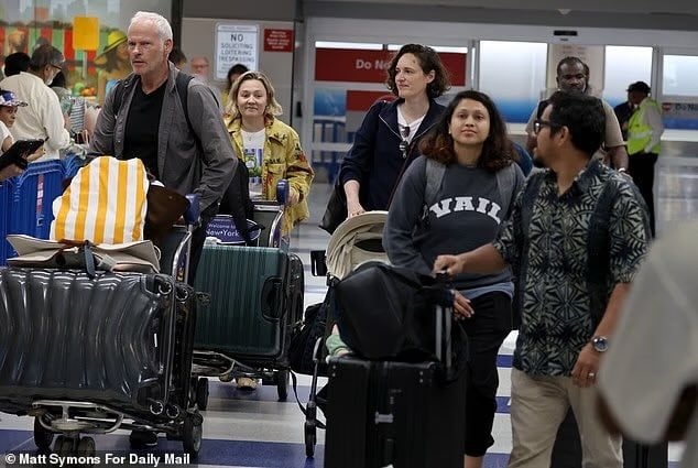 Taylor Swifts A-list pals arrive in New York: When is pop icon getting married?