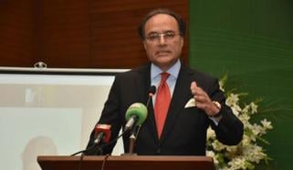 جنگ کے خاتمے سے ایران سے تعلقات کا فائدہ معیشت کو ملے گا: وزیرِ خزانہ محمد اورنگزیب