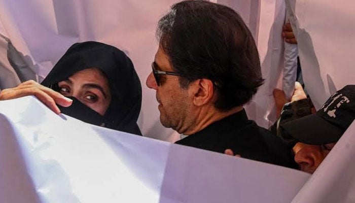 اسلام آباد ہائیکورٹ: بانی اور بشریٰ بی بی کی مبینہ قید تنہائی کیس کی سماعت، جیل ریکارڈ طلب