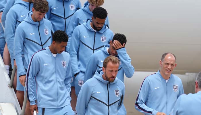 England receive frosty welcome in Mexico ahead of World Cup clash with co-hosts