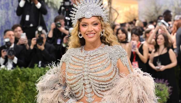 Beyoncé rewards loyal BeyHive with new song after two-year wait