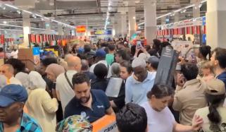 فرانس میں گرمی کے باعث پنکھے اور اے سی خریدنے کیلئے جھگڑے ہونے لگے 