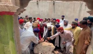 پاکستان کیخلاف بھارت کا پروپیگنڈا زمین بوس، سکھ برادری کے دھرم شالا کی دیوار دوبارہ تعمیر کا اعلان 