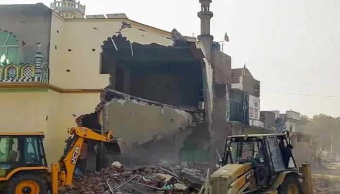 بھارت: اتر پردیش میں 5 مساجد شہید کردی گئیں
