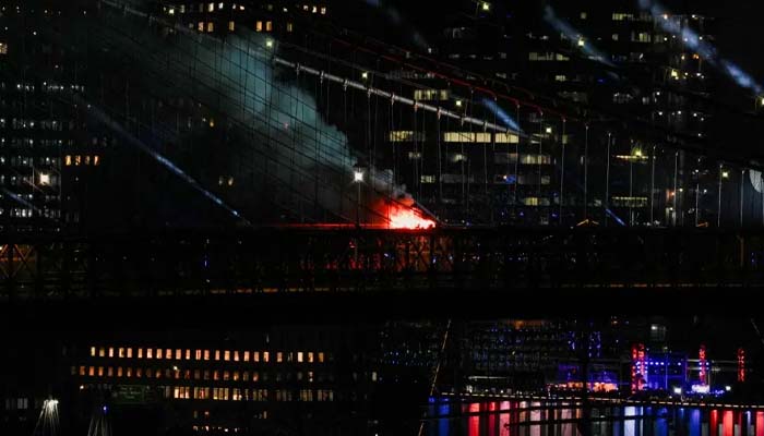 Brooklyn Bridge erupts in flames during NYC Fourth of July fireworks