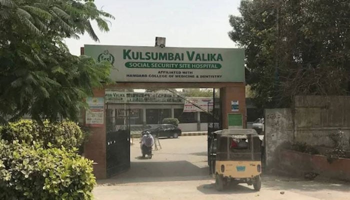 کراچی: ولیکا اسپتال میں ایچ آئی وی سے متاثرہ بچوں کی طبیعت بگڑنے لگی، والدین پریشان
