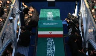 شہید رہبرِ اعلیٰ آیت اللّٰہ سید علی خامنہ ای کا جلوسِ جنازہ تہران میں رواں دواں